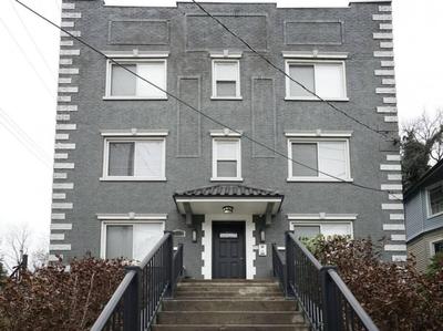 Bright 2BR near downtown