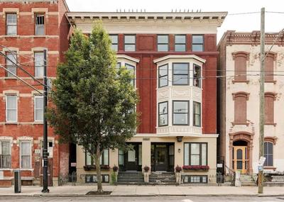 Washington Park 2BR w Rooftop Patio Free Parking