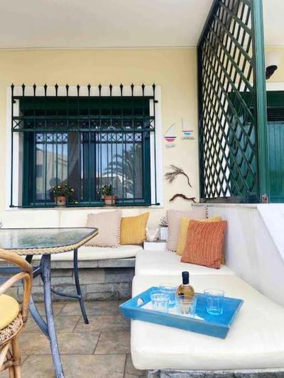Beach front beautiful family house