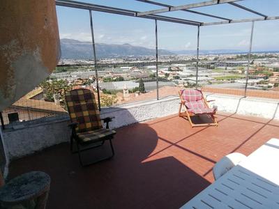 Albenga collina ampio quadrilocale con 2 terrazzi