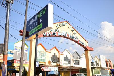 Urbanview Hotel Eropa Maros near Sultan Hasanuddin Airport by RedDoorz