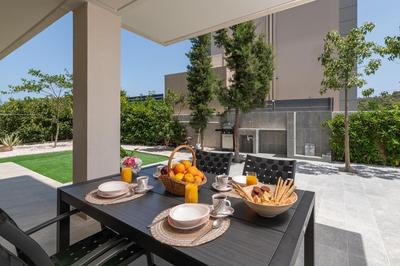 Dioni Pool House