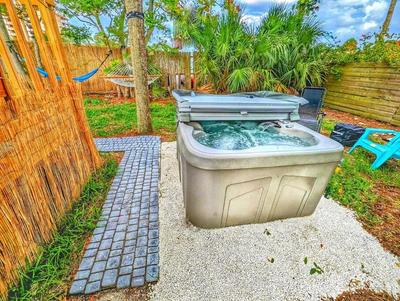 Modern & Comfy Lagoon Oasis - River Views - Parking
