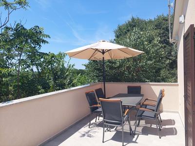 Holiday House Teza