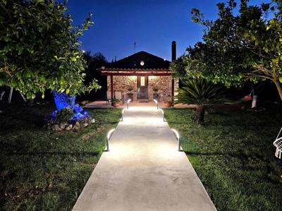 Patras stonehouse with large yard - Πέτρινο σπίτι με αυλή