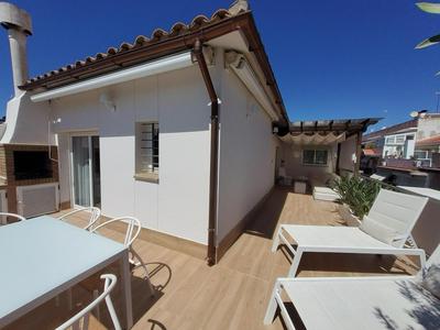 Ático esquinero muy soleado con la terraza de 50 m2