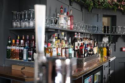 Station Lounge & Rooms