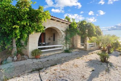 Villa Terpsichore St George Retreat BY APOKORONAS-VILLAS