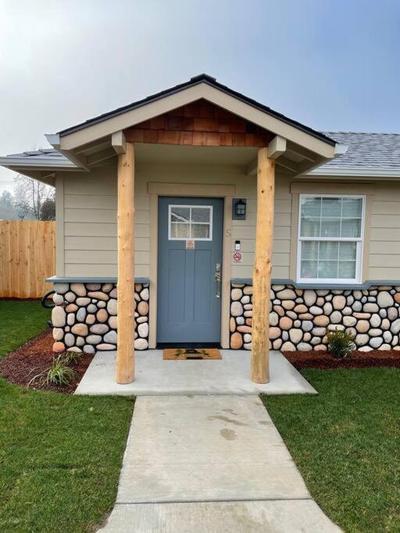 Riverside Cabin 5