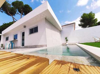 Villa Maruja moderna casa con piscina