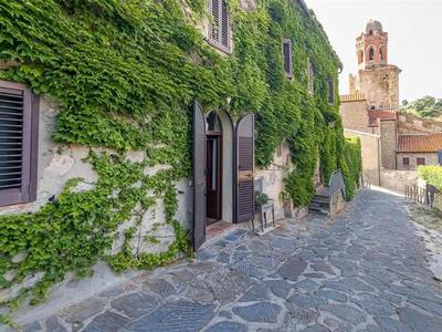 La Casina di Rosi. vivere nell'antico borgo.