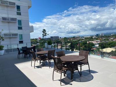 Abreeza chills place 1815