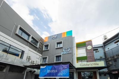 Sans Hotel Bobosini Malang by RedDoorz