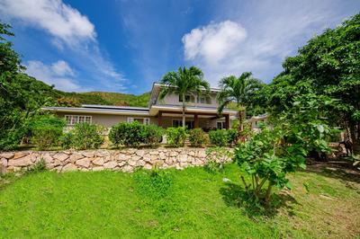 Anse Boudin Chalets & Villa