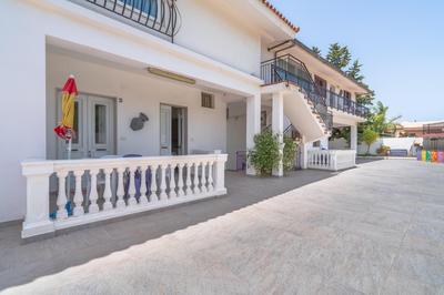 Appartamento con vista piscina