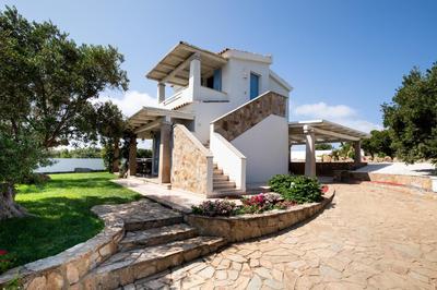 Villa Erma with Pool by Wonderful Italy