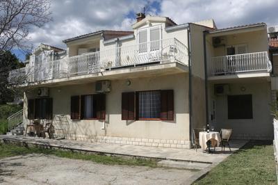 Meje seafront suite