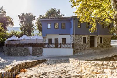 Moustheni Blue Guest House