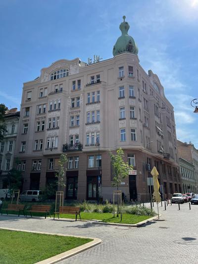 Bakáts Square Premium Apartment with AC