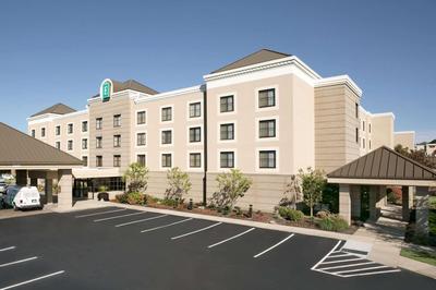 Embassy Suites Cleveland - Beachwood