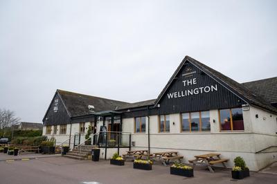 Wellington Hotel by Greene King Inns