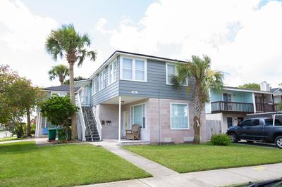 Centrally Located Efficiency One Mile to the Beach!