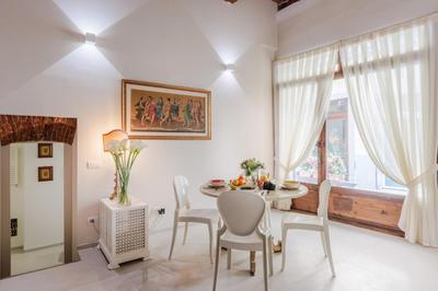 Smart and Convenient Ground Floor Apartment inside