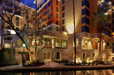 Hampton Inn & Suites on the San Antonio Riverwalk