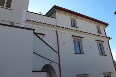 Villa Emanuel White