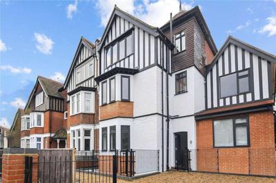 Lovely 1-bedroom flat with Patio