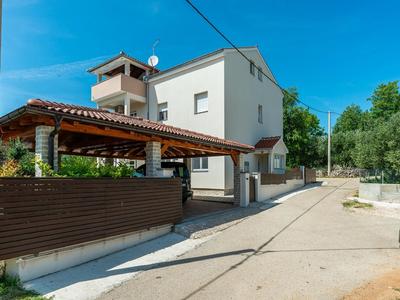 Vila Ines near nature park Vrana