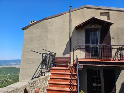 Appartamento con 2 camere in borgo medievale