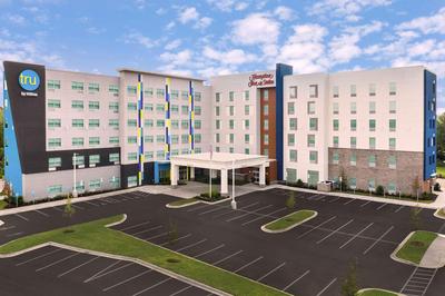 Hampton Inn & Suites Charlotte Airport Lake Pointe