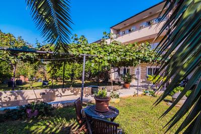 Apartment With a Garden
