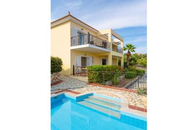 Skala Villa Yellow