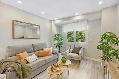 Descubre la Magia de Granada en este apartamento