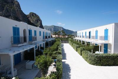 Casa Mirea di Teti con piscina a Macari