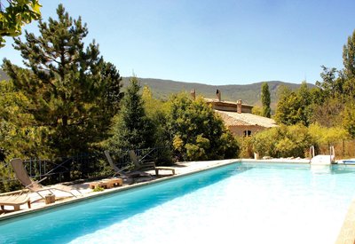 Le Moulin de la Viorne, gîte modulable avec piscine en Haute-Provence