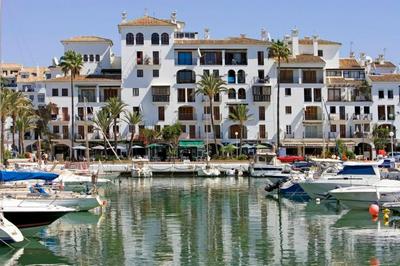 Apartamento en el bello Puerto de la Duquesa