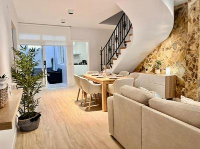 Casa amplia y moderna de 5 habitaciones hasta 12 personas