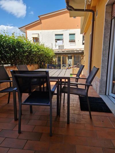 Between Pisa and 5 Terre