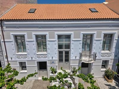 Zoe's Villa - Modern Karystos Apartments By The Port & Beach
