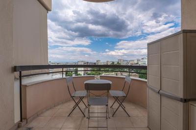 Kosmos Service Apartment Beautiful Studio 1