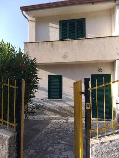 Villetta a schiera con giardino e terrazza-S.Marco di C.te