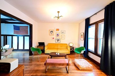 Luxe Mid-Century Styled Townhouse #3631