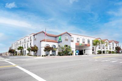 Holiday Inn Express Hotel & Suites Hermosa Beach by IHG
