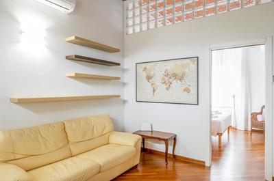 GuestHost - Florence Statuto Apartment with Small Courtyard