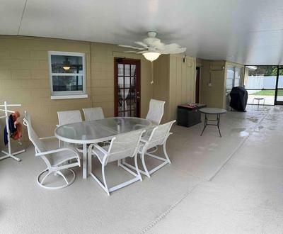 Lake Valrico's Camelot Court with HEATED POOL & access to private lake