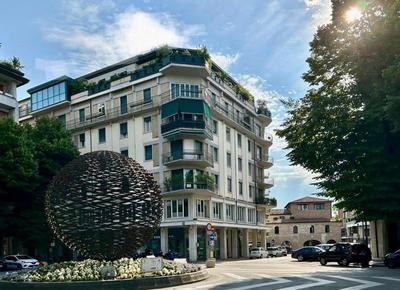 Treviso, la Luna e Tu (a gate to Venice)