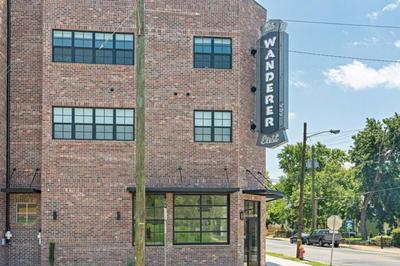 3 Miles to Downtown Broadway Bars - Walk to Coffee from Condo